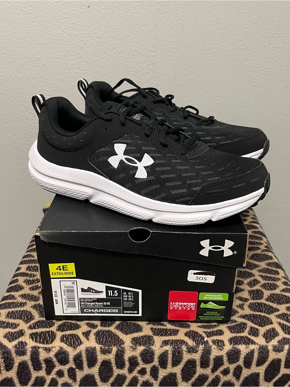Under Armour Charged Assert 10 Casual Sneakers Black Mesh NIB Mens 11.5 XWide
